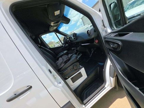 Used 2024 Mercedes-Benz Sprinter 2500 image 7