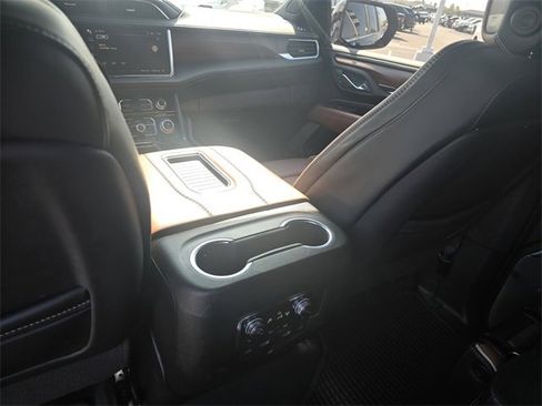 Used 2024 GMC Yukon Denali Ultimate image 17