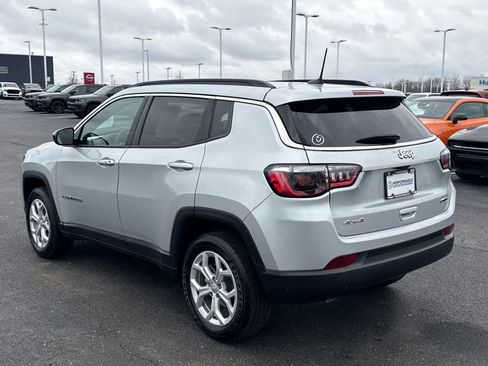 Used 2024 Jeep Compass Latitude w/ Sun and Sound Group image 5