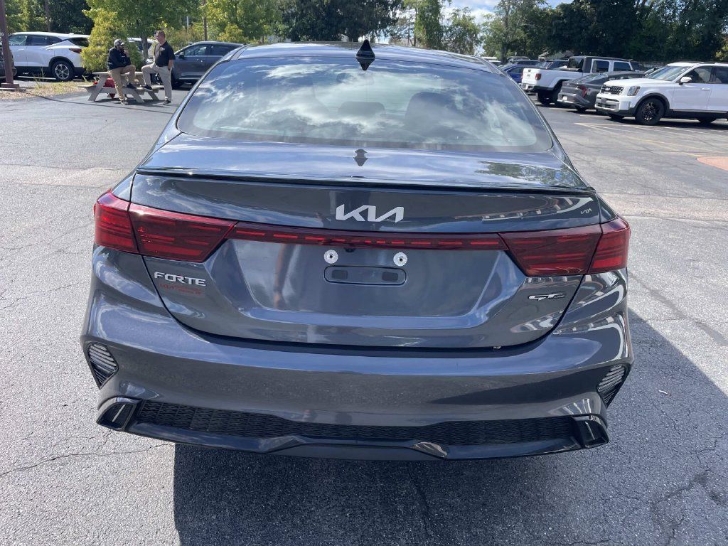 Used 2023 Kia Forte GT-Line w/ GT-Line Premium Package FWD image 4