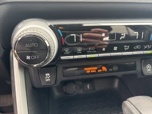 Used 2020 Toyota RAV4 XLE image 28