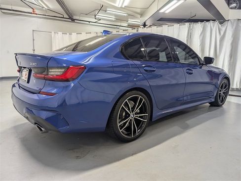 Used 2020 BMW 330i Sedan w/ M Sport Package image 3