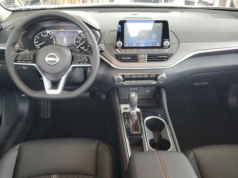 New 2025 Nissan Altima 2.5 SR image 11