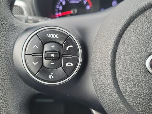 Used 2020 Kia Soul LX FWD image 19