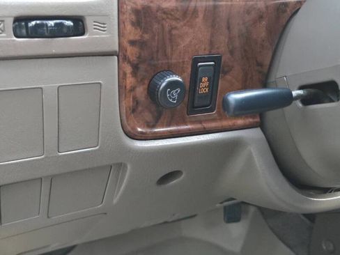 Used 2000 Toyota 4Runner Limited image 19