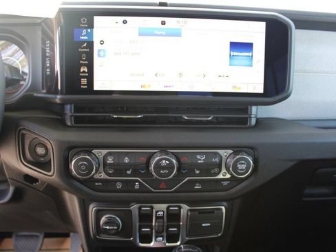 New 2026 Jeep Gladiator Sport AWD/4WD image 17