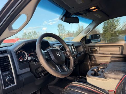 Used 2016 RAM 2500 Tradesman w/ Chrome Appearance Group AWD/4WD image 9