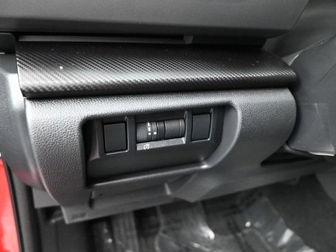 Used 2025 Subaru Crosstrek 2.5i Premium AWD/4WD image 7