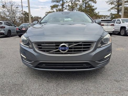 Used 2017 Volvo S60 T5 Inscription Platinum image 10