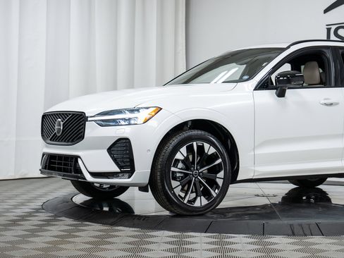 New 2026 Volvo XC60 B5 Plus w/ Climate Package image 25