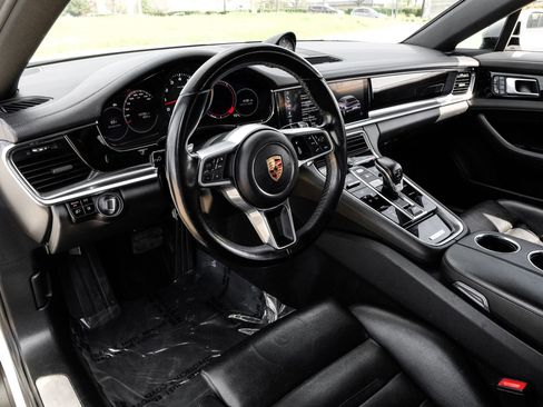 Used 2018 Porsche Panamera 4 AWD/4WD image 3