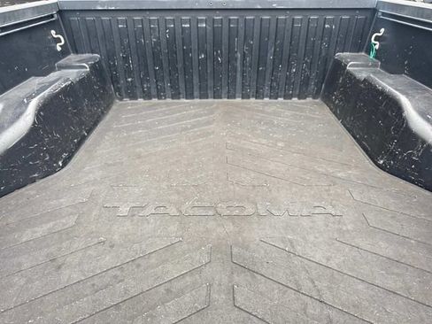Used 2022 Toyota Tacoma TRD Pro AWD/4WD image 13