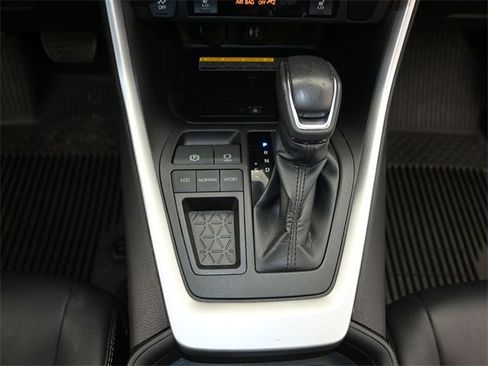 Used 2019 Toyota RAV4 XLE Premium w/ Advanced Technology Package image 10