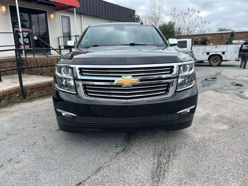 Used 2020 Chevrolet Suburban Premier image 4