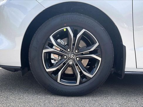 New 2026 Toyota Sienna Platinum AWD/4WD image 8