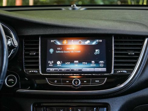 Used 2019 Buick Encore Essence FWD image 12