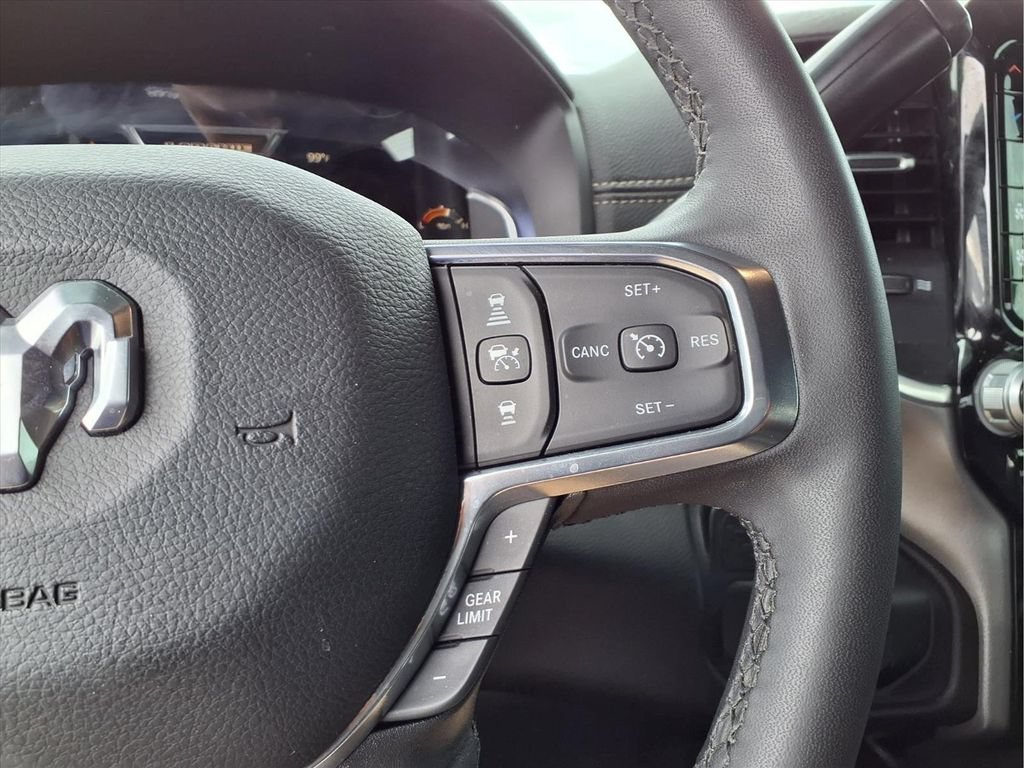 Used 2025 RAM 2500 Laramie AWD/4WD image 14
