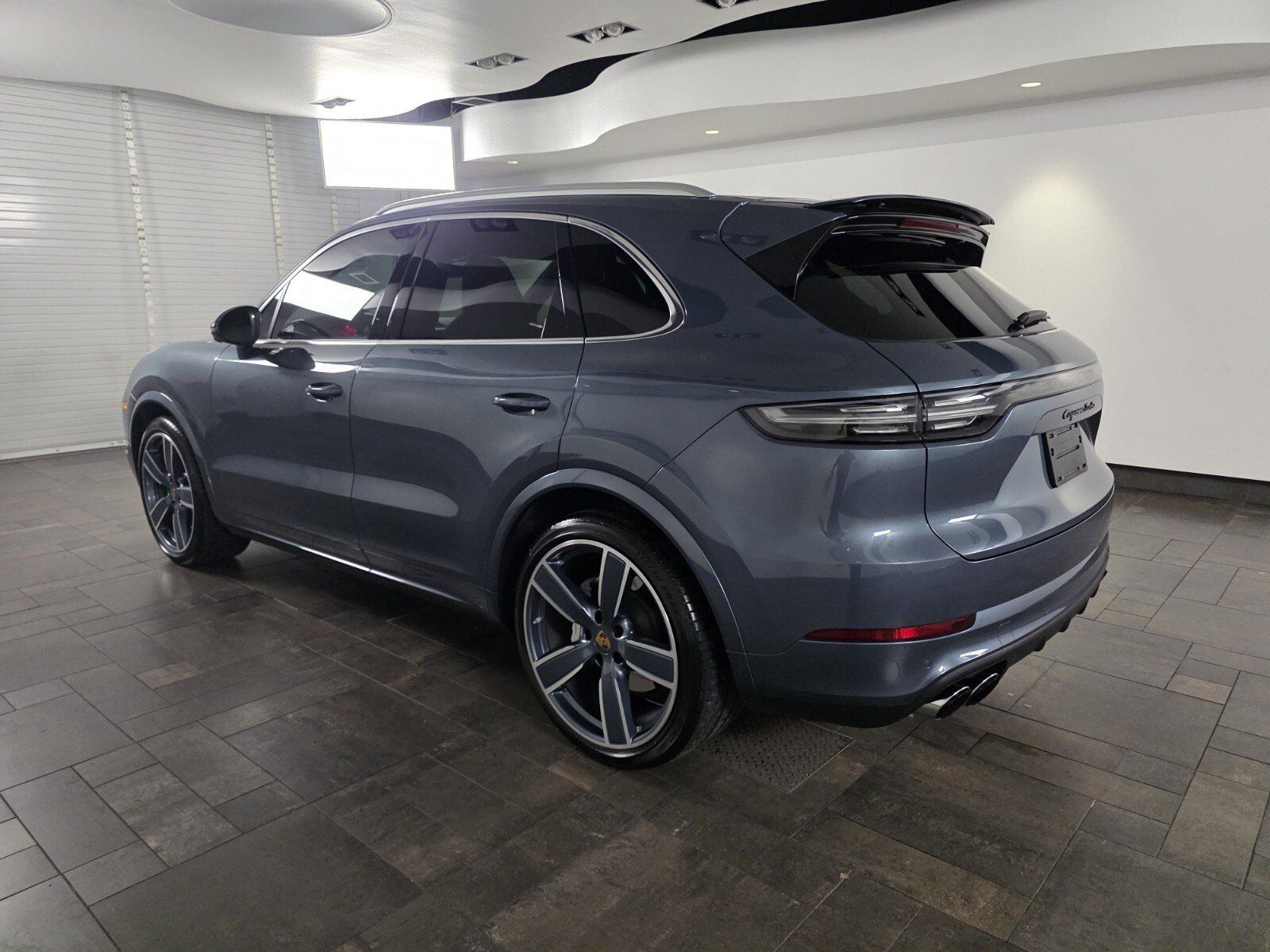 Used 2020 Porsche Cayenne Turbo AWD/4WD image 4