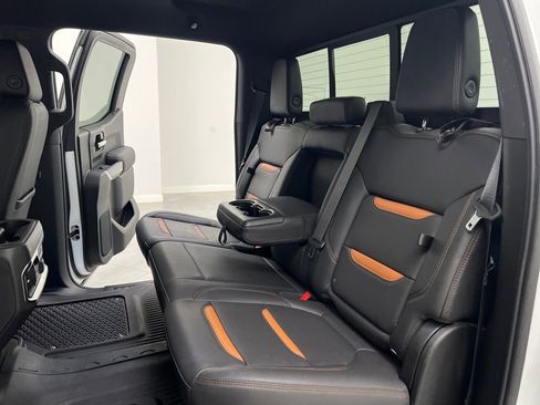 Used 2021 GMC Sierra 1500 AT4 w/ AT4 Value Package AWD/4WD image 14