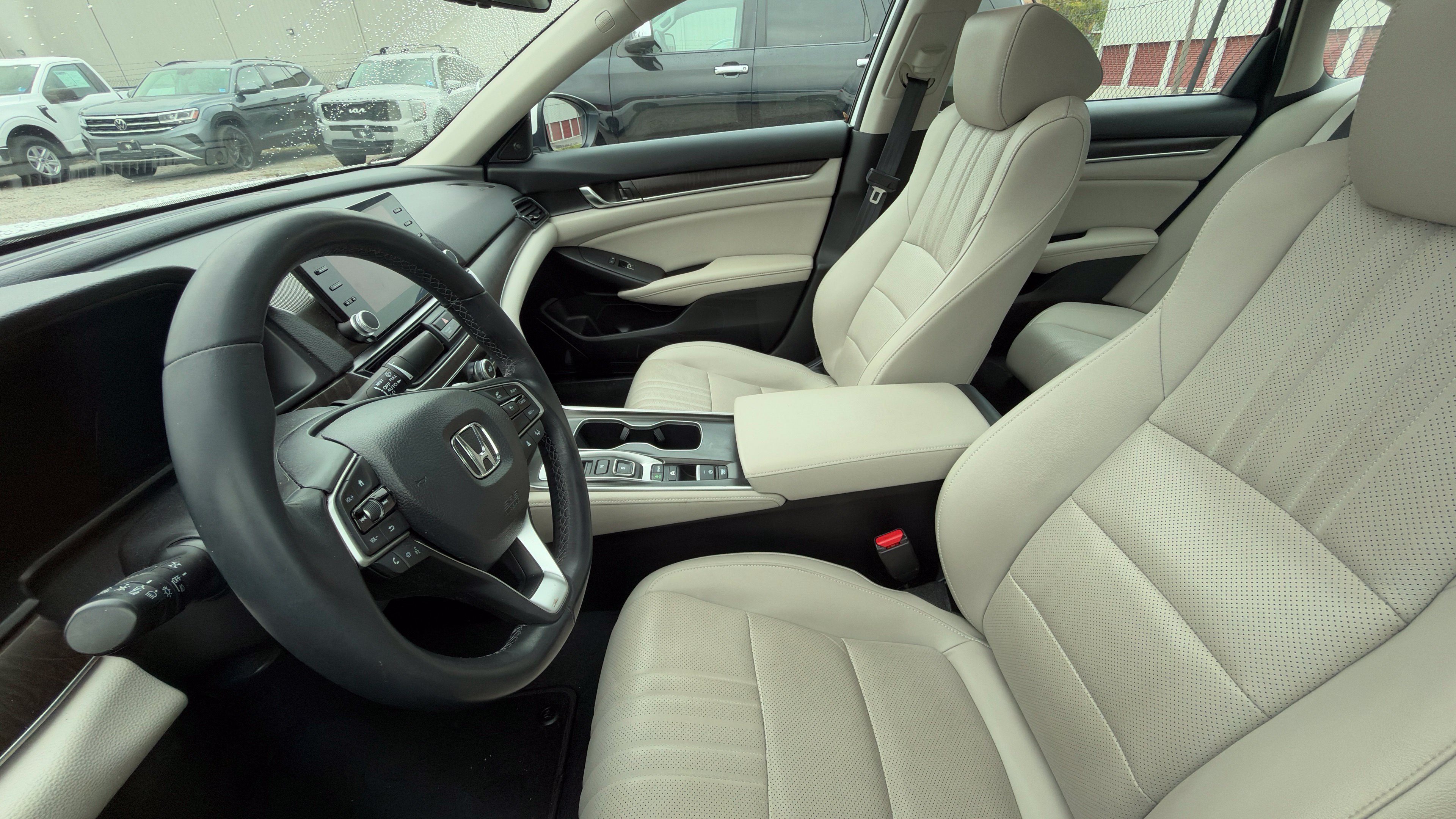 Used 2022 Honda Accord Touring image 5