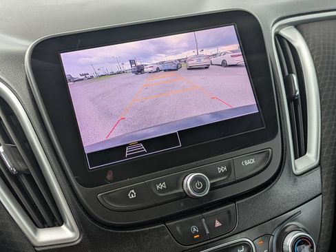 Used 2025 Chevrolet Malibu LT FWD image 21