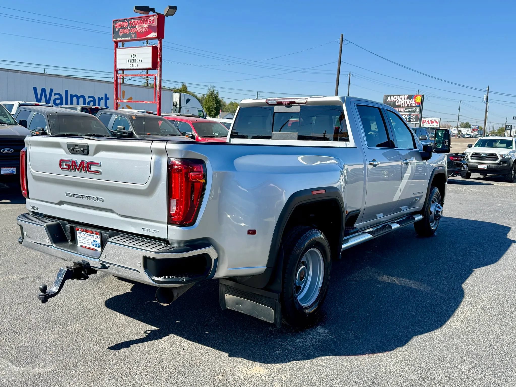 Used 2020 GMC Sierra 3500 SLT w/ Technology Package AWD/4WD image 5