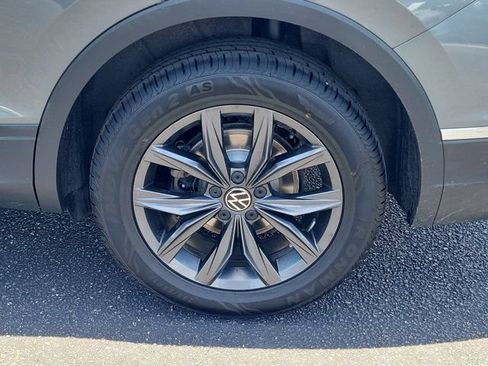 Used 2023 Volkswagen Tiguan SE FWD image 29
