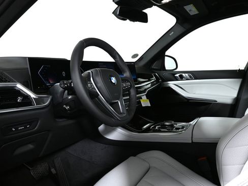 New 2026 BMW X5 xDrive40i w/ Premium Package image 14