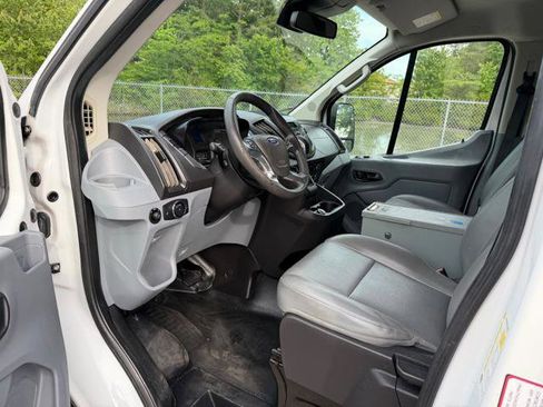 Used 2018 Ford Transit 250 130 Low Roof RWD image 24