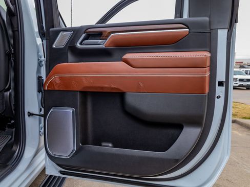 Used 2026 GMC Sierra 3500 Denali Ultimate image 38