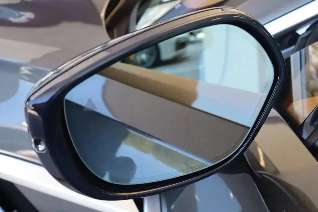 Used 2022 Aston Martin DBX AWD/4WD image 23