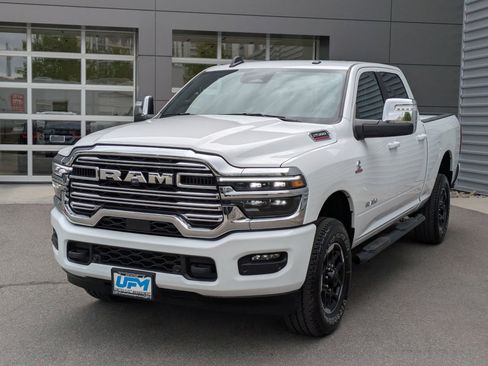 Used 2025 RAM 2500 Laramie AWD/4WD image 8