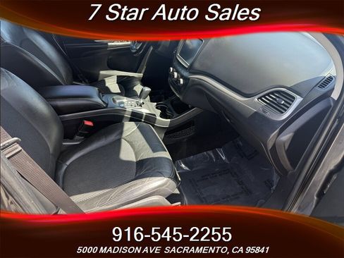 Used 2018 Dodge Journey Crossroad w/ Driver Convenience Group image 11