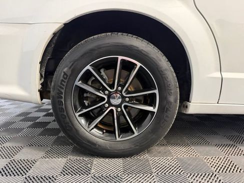 Used 2018 Dodge Grand Caravan GT FWD image 37