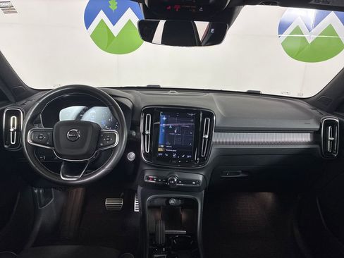 Used 2021 Volvo XC40 T5 R-Design w/ Advanced Package image 14