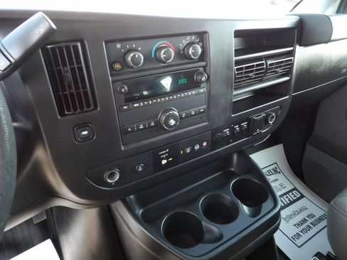 Used 2018 Chevrolet Express 2500 w/ Driver Convenience Package RWD image 22