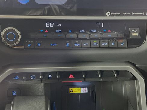 Used 2024 Toyota Tundra Platinum image 26