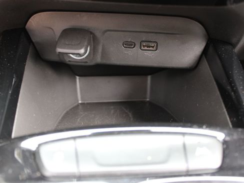 Used 2025 Chevrolet Trax LT image 41