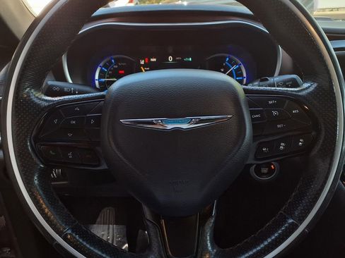 Used 2020 Chrysler Pacifica Limited image 11