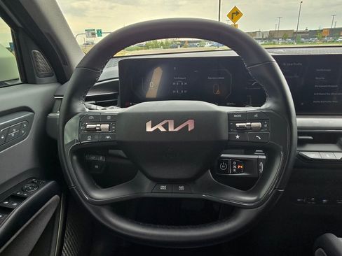 Used 2024 Kia EV9 Land AWD/4WD image 27