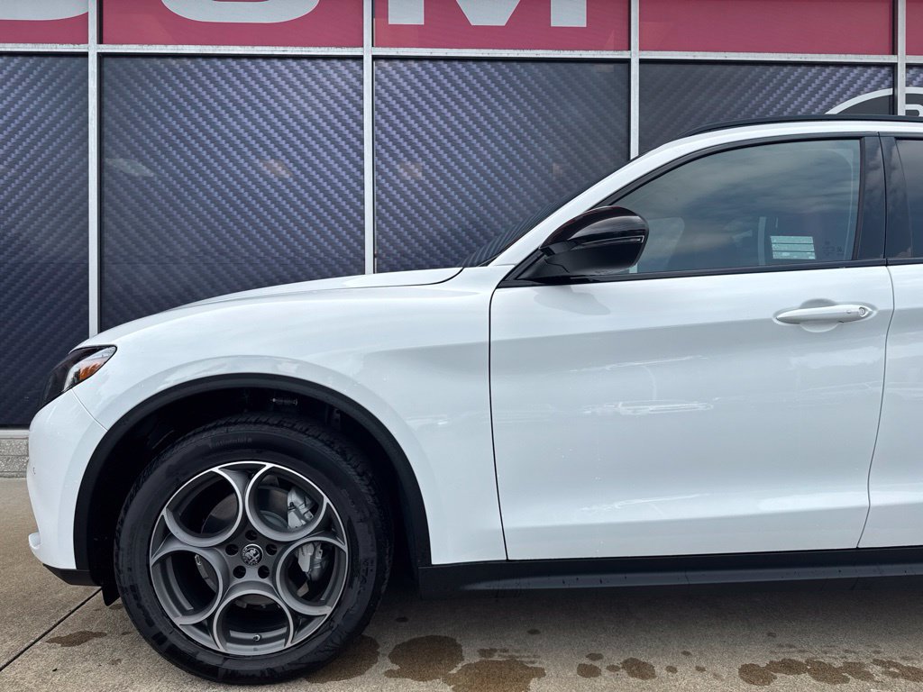 New 2026 Alfa Romeo Stelvio Sprint AWD/4WD image 16