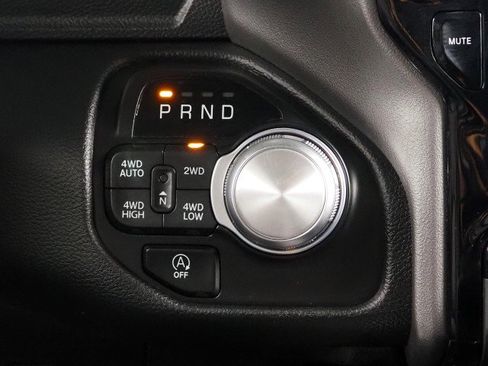 Used 2022 RAM 1500 4x4 Crew Cab Laramie image 29