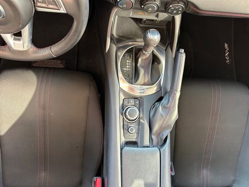 Used 2016 MAZDA MX-5 Miata Club image 21