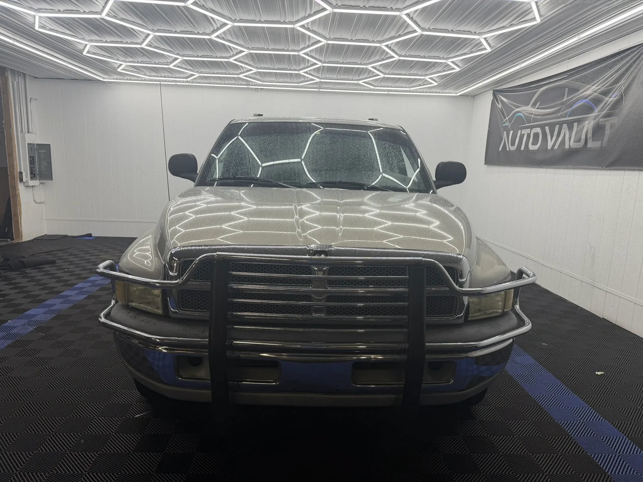 Used 2000 Dodge Ram 2500 Truck 2WD Quad Cab image 3