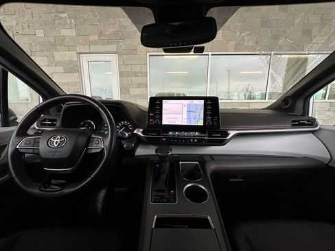 Used 2023 Toyota Sienna XSE image 24