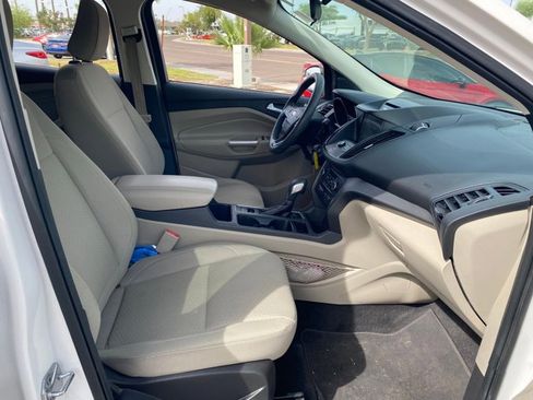 Used 2018 Ford Escape SE w/ SE Sync 3 Package FWD image 25