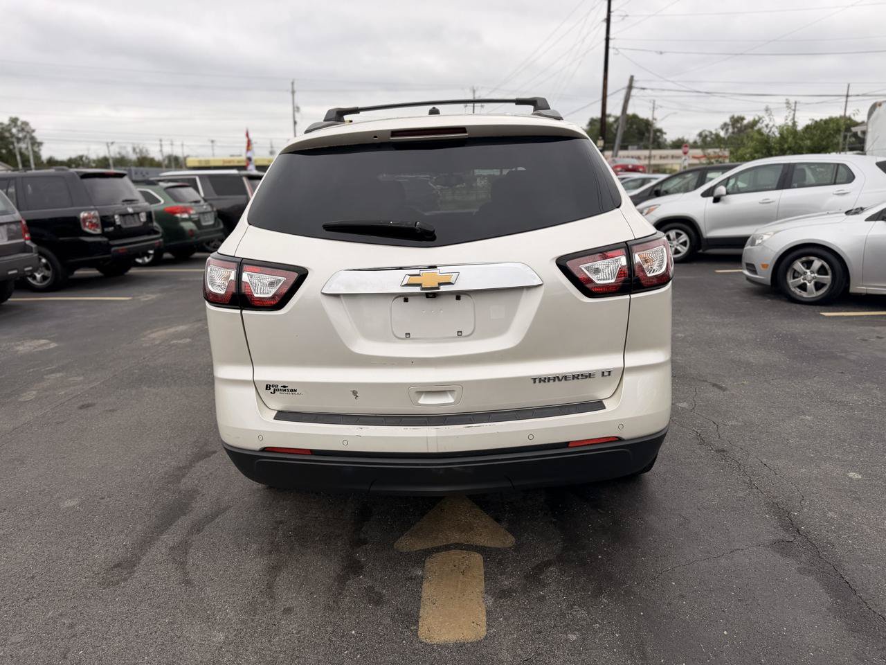 Used 2014 Chevrolet Traverse LT w/ LPO, 'HIT The Road' Package FWD image 15