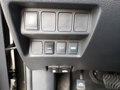 Used 2017 Nissan Rogue S AWD/4WD image 24