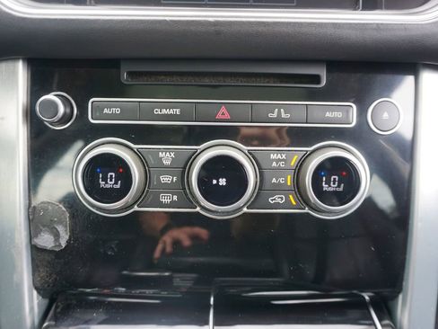 Used 2016 Land Rover Range Rover Supercharged AWD/4WD image 11