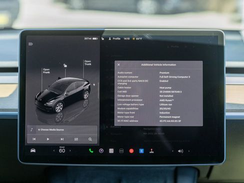 Used 2022 Tesla Model Y Long Range AWD/4WD image 23